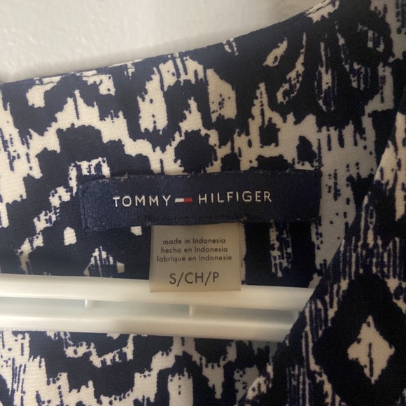 Tommy Hilfiger - Women’s Sleeveless Blouse - Navy Blue & Off White - Size US Sm - Picture 2 of 5